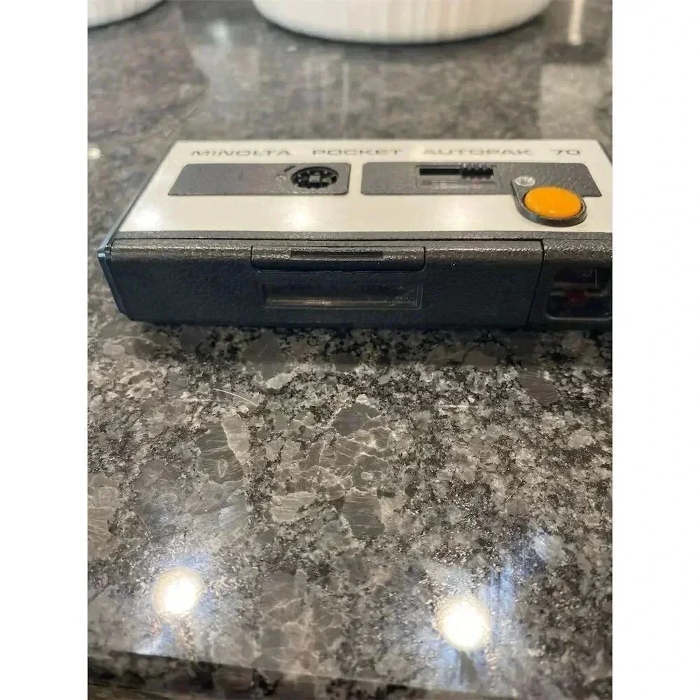 Vintage Minolta Pocket Autopak 70 110 Film Camera